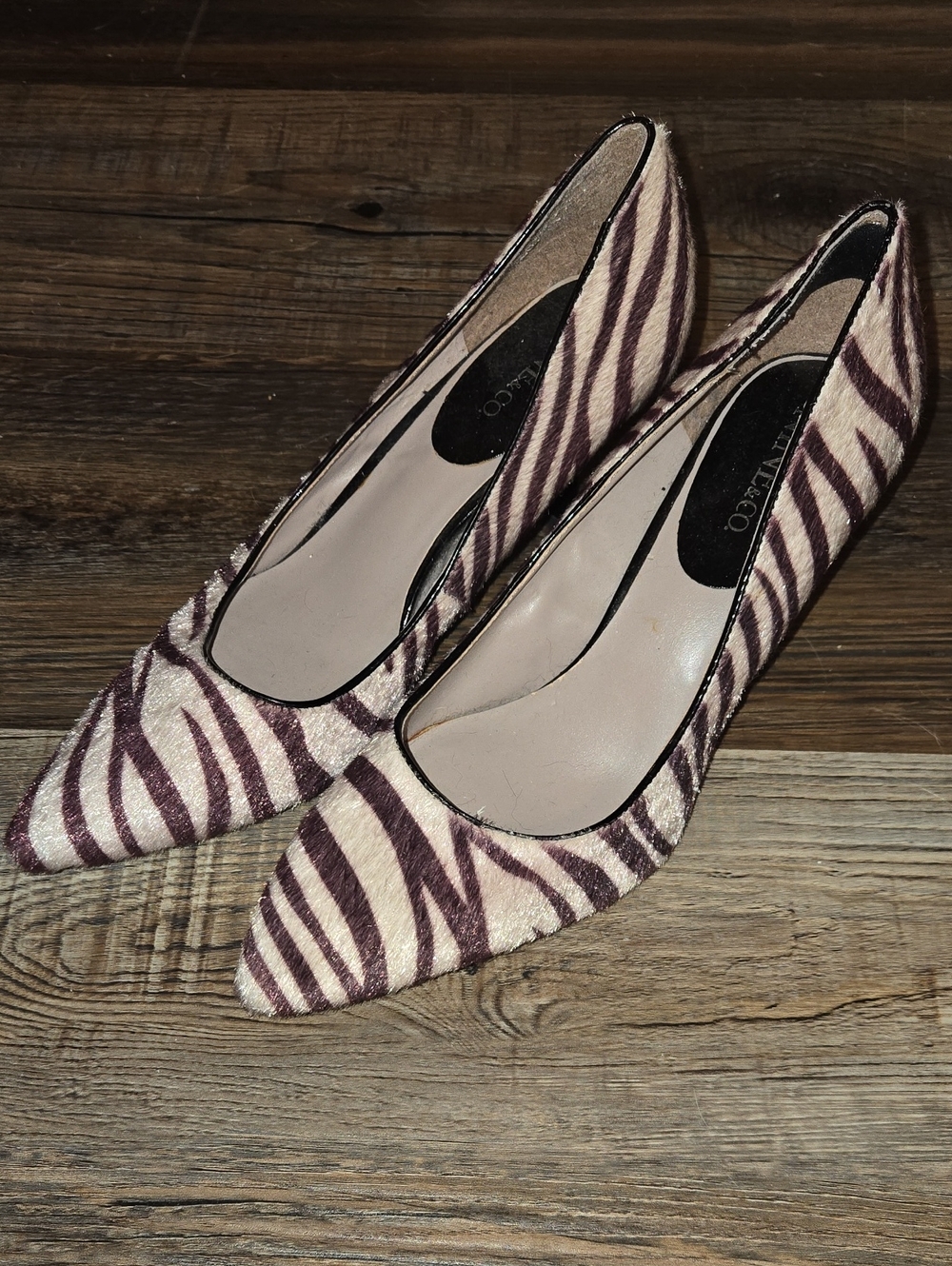Nine & Co. Zebra Print Pointed Pumps in Cream and Purple
